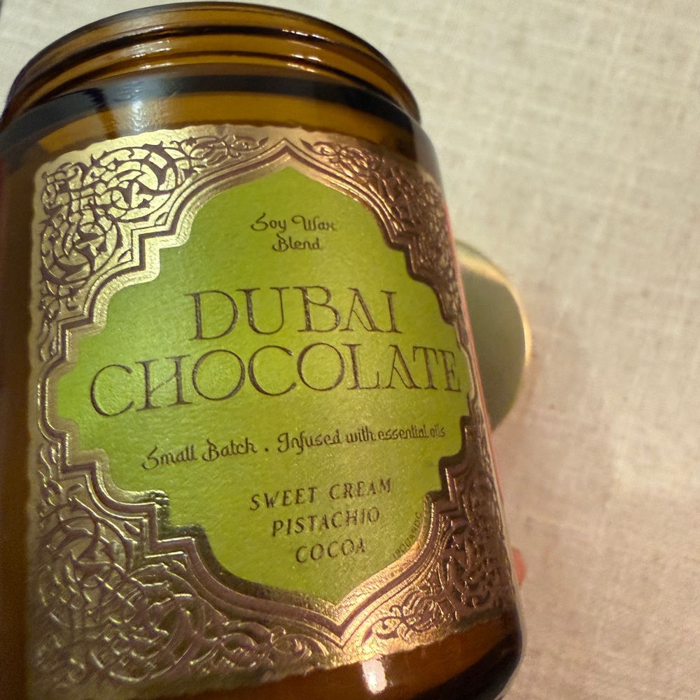 Leoben Dubai chocolate 6.5 oz California Candle co. Boutique brand‎ sweet scent